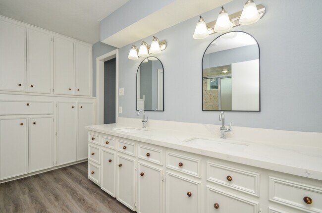 Building Photo - 7703 Quail Meadow Dr