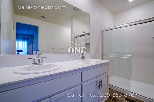 Building Photo - LIKE-NEW SOLAR POWERED HOME, BUILT 2022