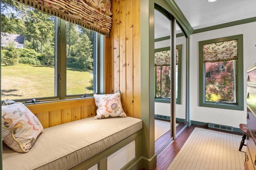 Building Photo - 682 Ski Valley Rd