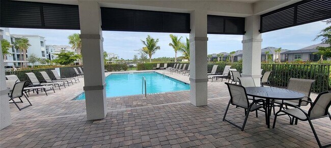 Building Photo - 14051 Heritage Landing Blvd