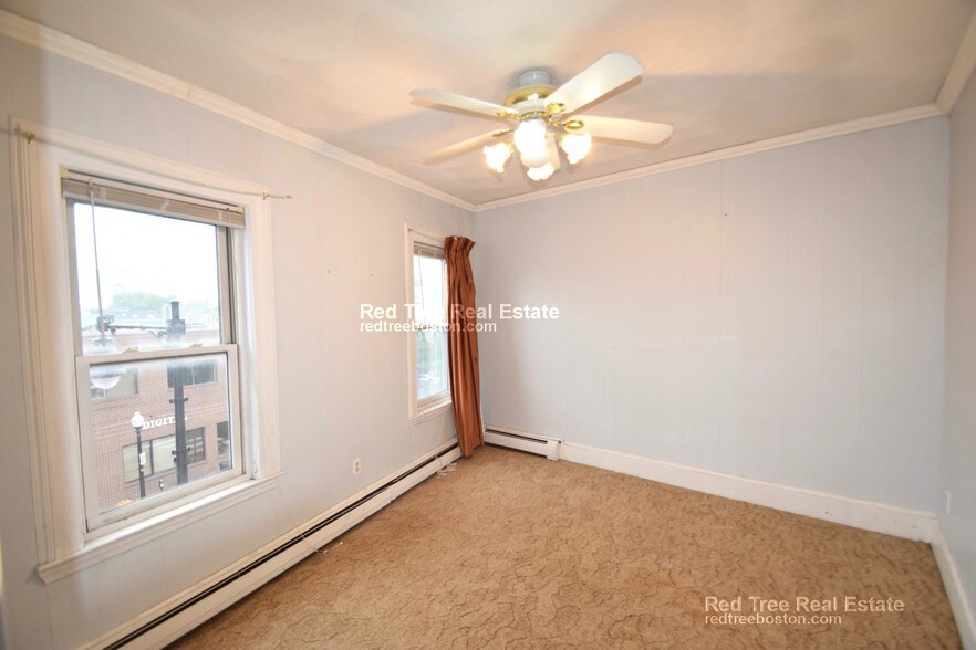 Building Photo - 720 Cambridge St