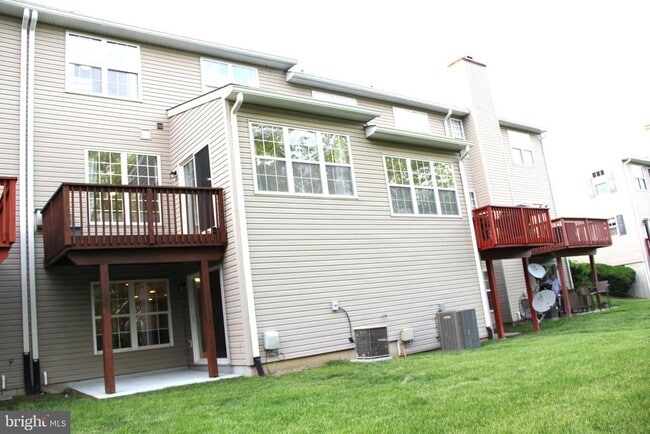 Building Photo - 507 Quincy St