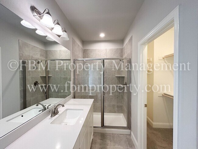 Building Photo - 2903 Layla Drive - Beautiful 3 Bedroom, 2....