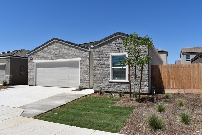 Building Photo - 4481 N San Miguel Ave