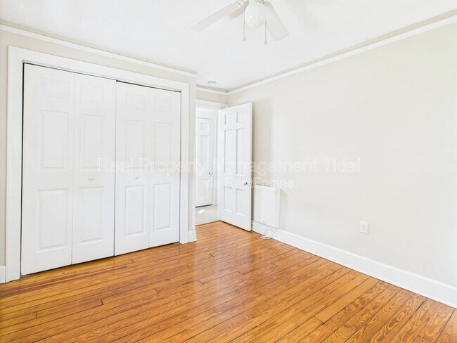 Building Photo - 217 Palen Ave