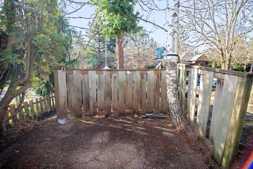 Building Photo - 8834 SE 9th Ave