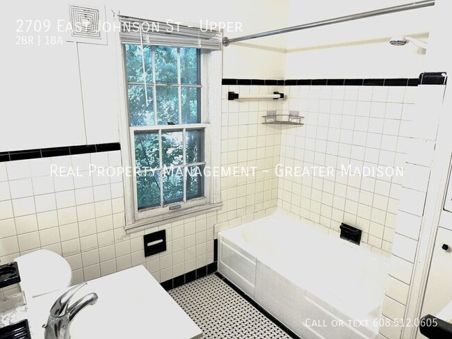 Building Photo - 2709 E Johnson St