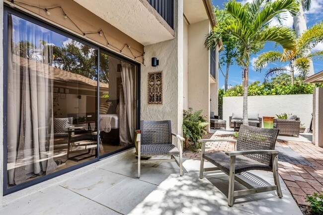 Building Photo - ** RETREAT AT NAPLES ** 3 BED / 2 BATH - C...