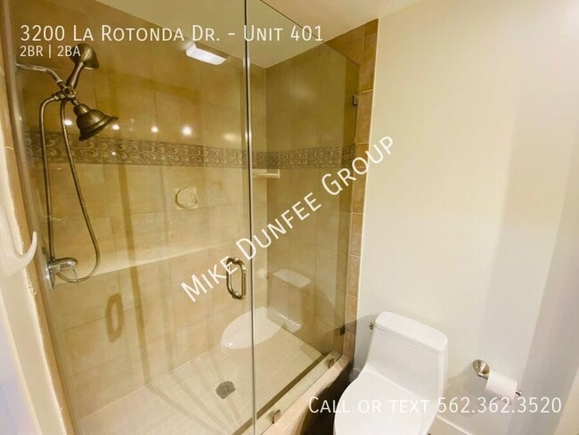 Building Photo - 3200 La Rotonda Dr