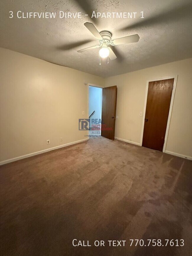 Building Photo - 3 Cliffview Dr SE