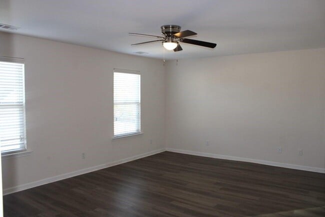 Building Photo - 234 Beckingham Dr