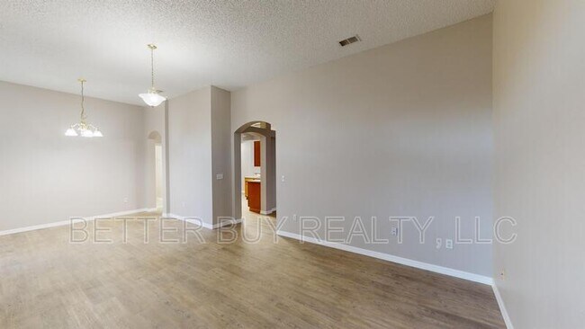 Building Photo - 23 Burning Tree Pl