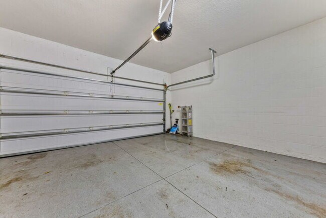 Building Photo - Corner Lot- Close to Disney- Four Bedroom Home for Rent