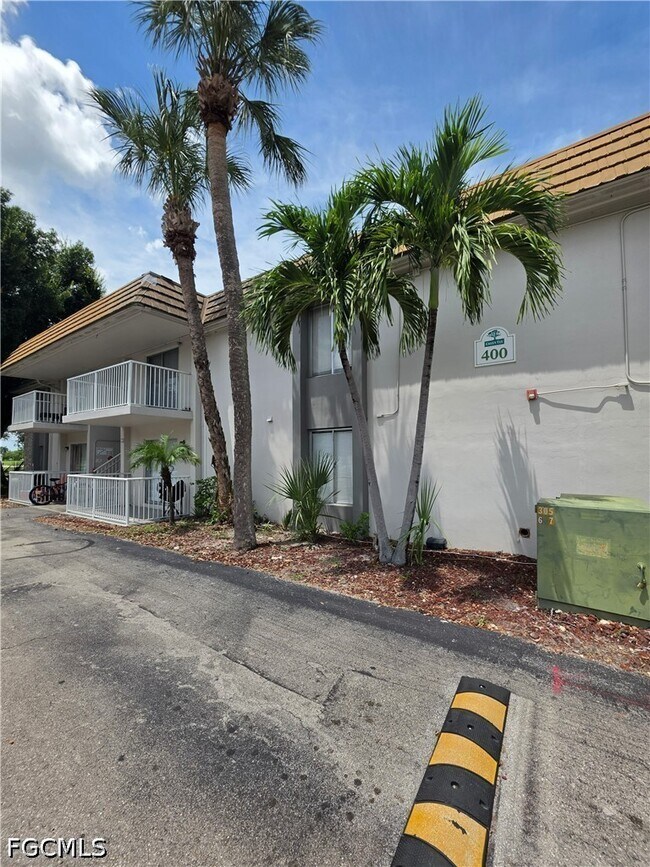 Building Photo - 1830 Maravilla Ave
