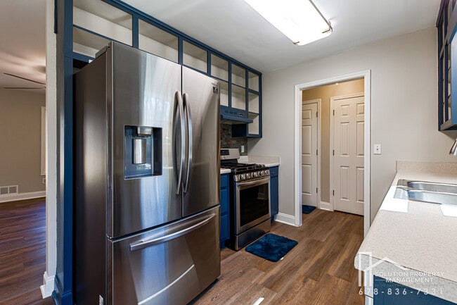 Building Photo - 6080 Stone Wood Dr NW