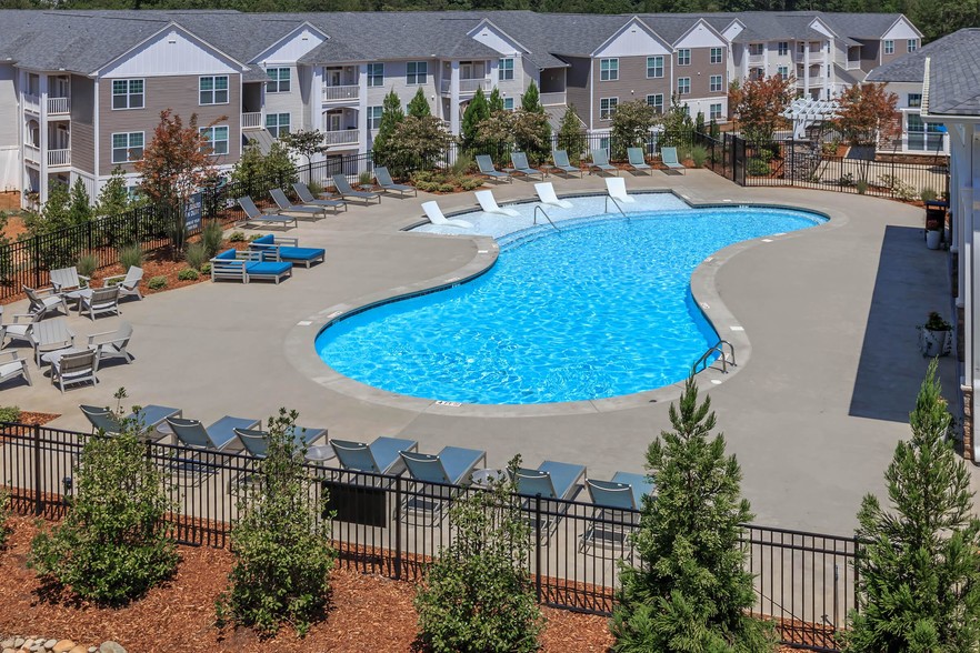 BEAUTIFUL SALT WATER SWIMMING POOL - Riverstone Apartments at Long Shoals