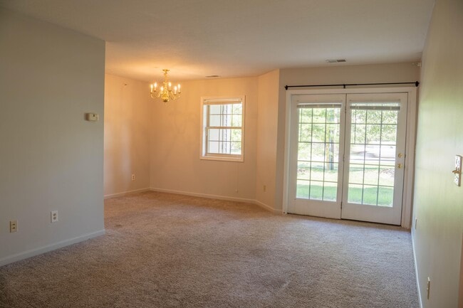 Primary Photo - 100 N Rdg Dr