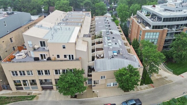 Building Photo - 1834 Ridge Ave