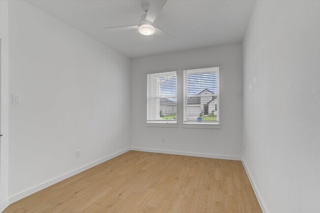 Building Photo - 8438 Bay Rdg Cir