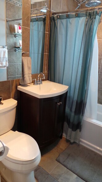 Building Photo - 43 Freeman street