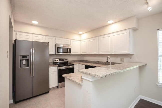 Building Photo - 12251 Copper Tree Pvt Ln