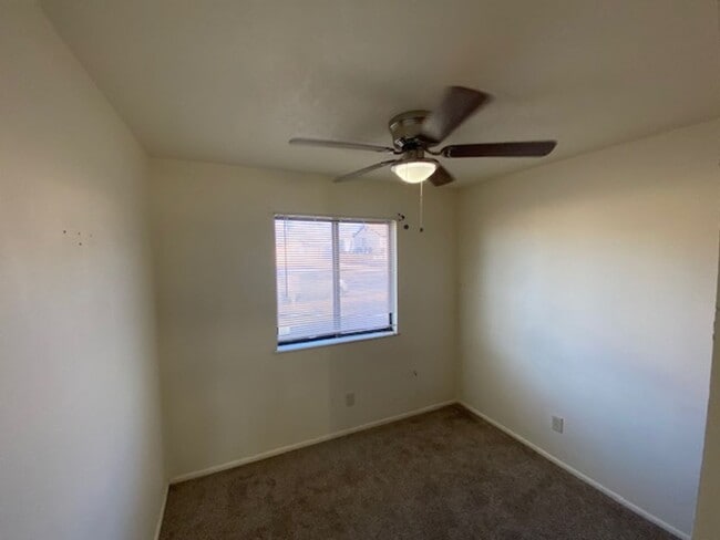 Building Photo - 2 Bedroom, 1 Bathroom Twin Home