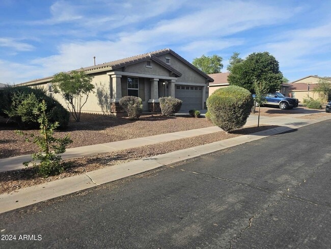 Building Photo - 17770 W Red Bird Rd