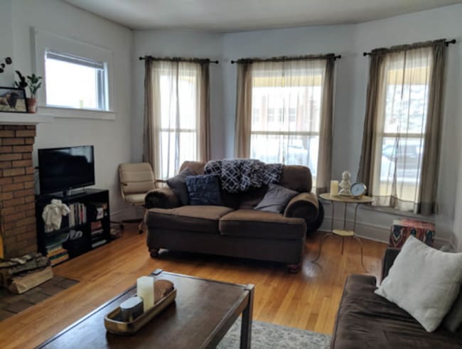 Building Photo - 1117-1119 Lancaster Ave