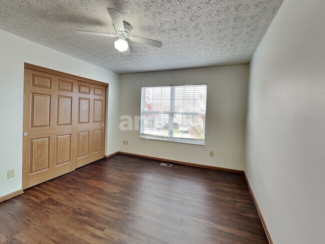 Building Photo - 3852 Winding Twig Dr