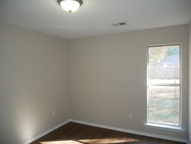 Building Photo - 6530 Jamestown Dr