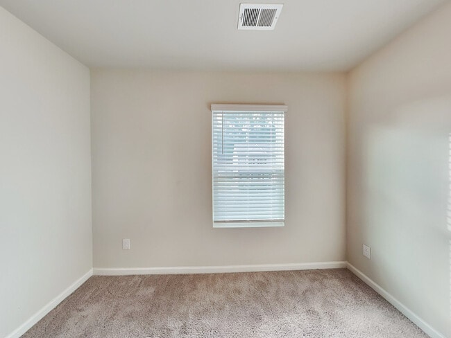Building Photo - 2860 Saratoga Lake View