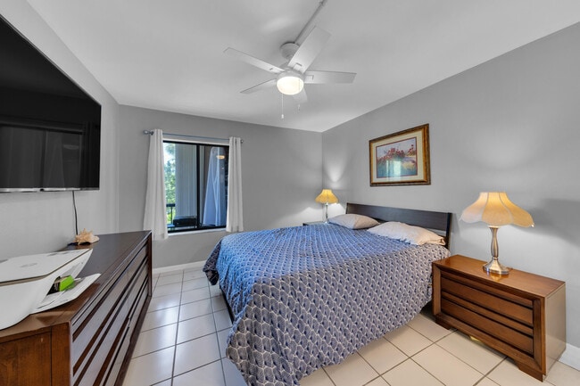 Building Photo - 5160 Las Verdes Cir