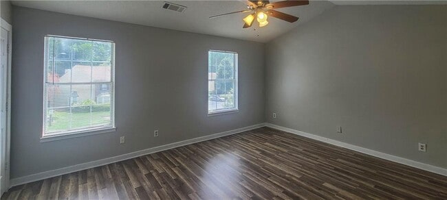 Building Photo - 2120 Fairways Ct