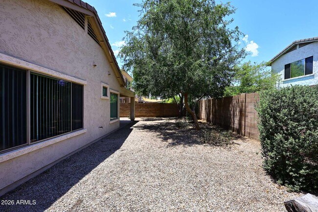 Building Photo - 17430 W Yavapai St