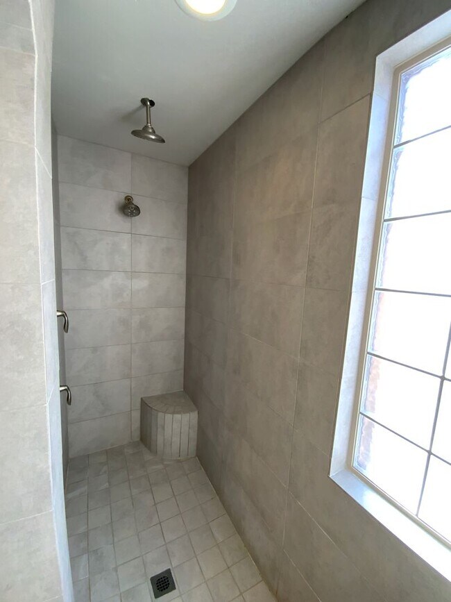 Building Photo - Recent Construction Luxury 4 Bedroom Home Available Near 528 / 550 in Rio Rancho!