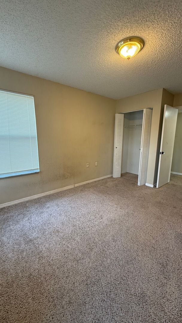 Building Photo - Spacious 2-bed, 1-bath apartment - Ponte Verde at Palm Beach Lakes