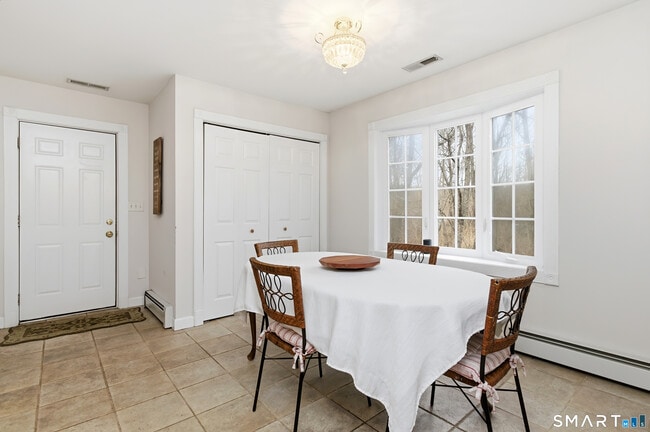 Building Photo - 4 Chatfield St