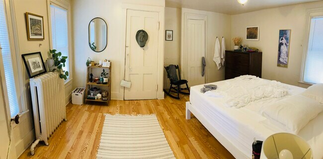 Primary Photo - 486 Monroe Ave