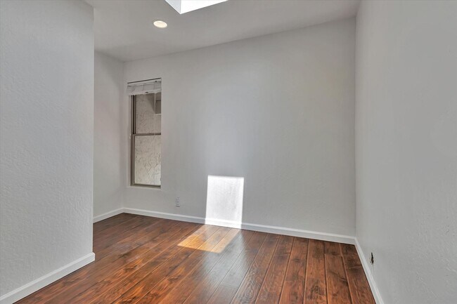 Building Photo - Sunnyvale Gem with Sleek Finishes & Though...
