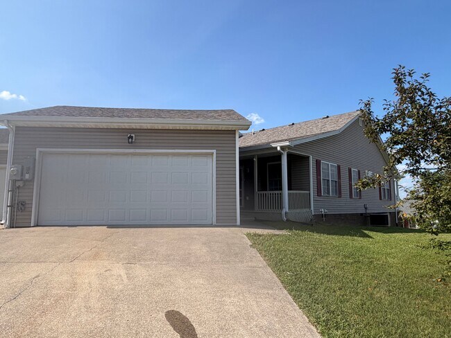 Building Photo - 128 Bay Hill Dr
