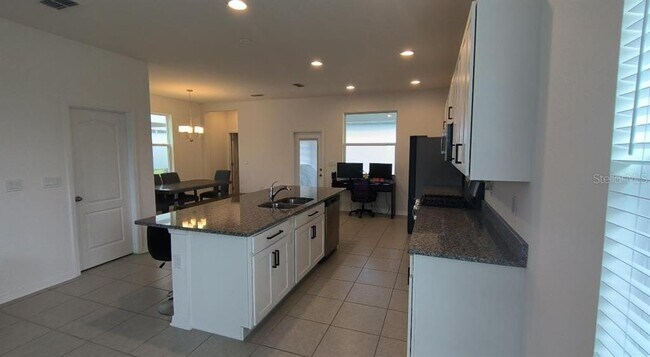 Building Photo - 12500 Encore At Ovation Way
