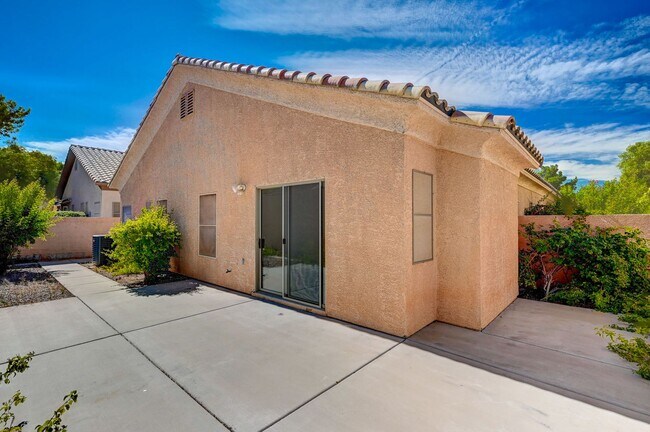 Building Photo - 121 Chatara Way