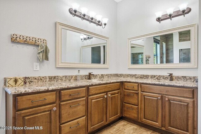 Building Photo - 6725 S Tropical Trail