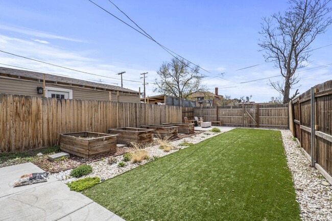 Building Photo - Cute Two Bedroom 1 Bathroom House in North RiNo