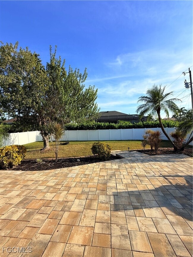 Building Photo - 2910 Surfside Blvd