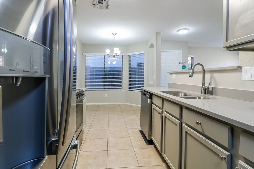 Building Photo - 12508 W Windsor Blvd