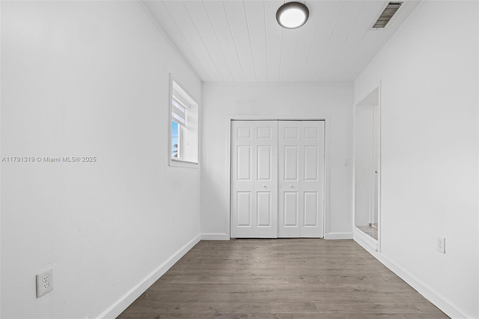 Building Photo - 6511 SW 31st St