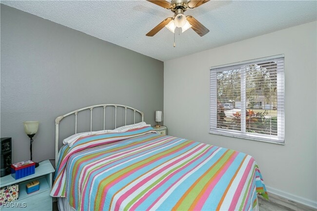 Building Photo - 4001 E Sunflower Cir