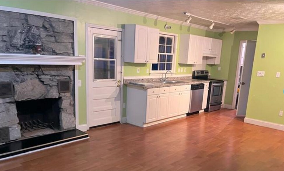 KITCHEN/ DINING - 5936 Hammond Dr