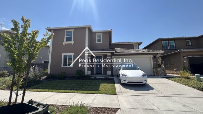 Primary Photo - Still looks new. 4-bedroom home in North N...
